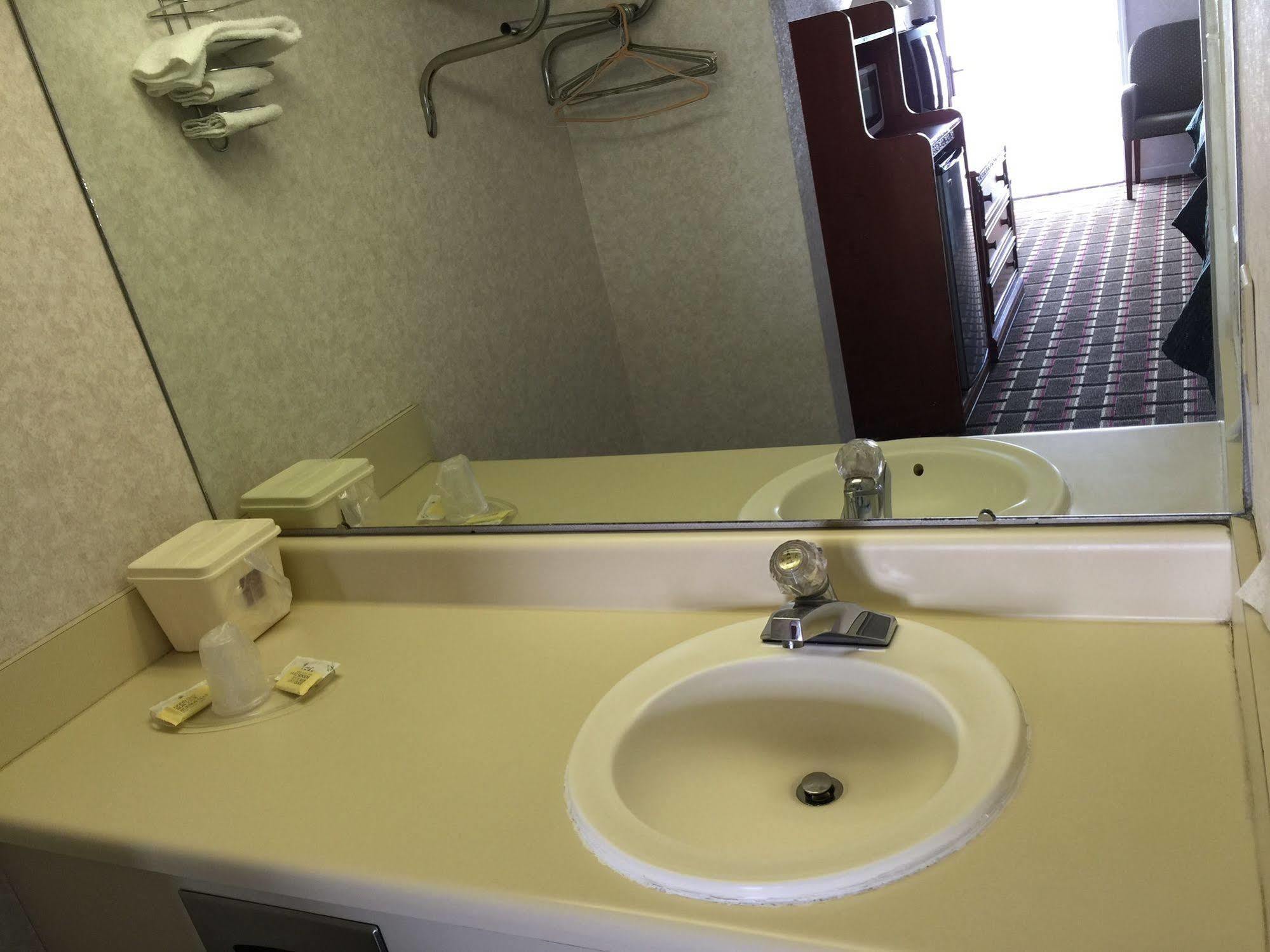 Heritage Inn Cleveland Ngoại thất bức ảnh