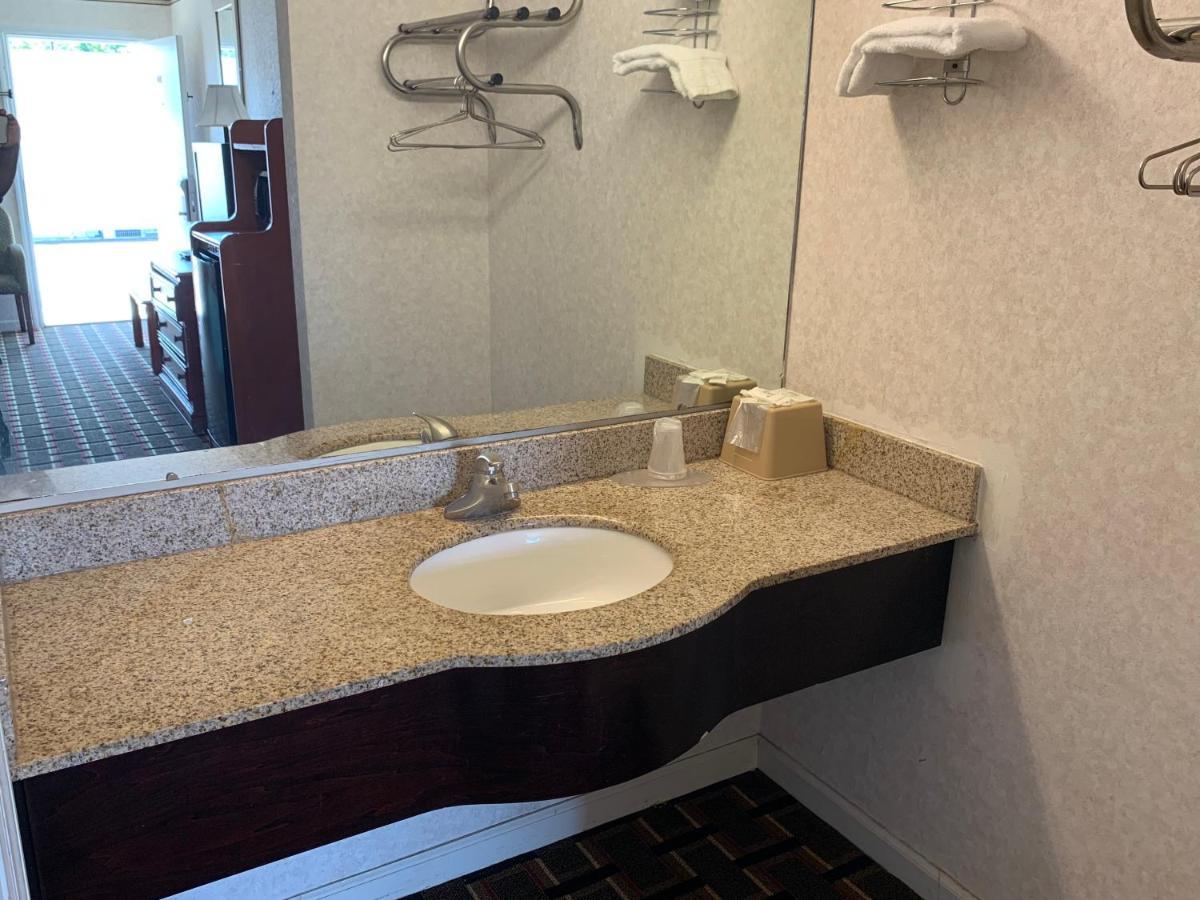Heritage Inn Cleveland Ngoại thất bức ảnh