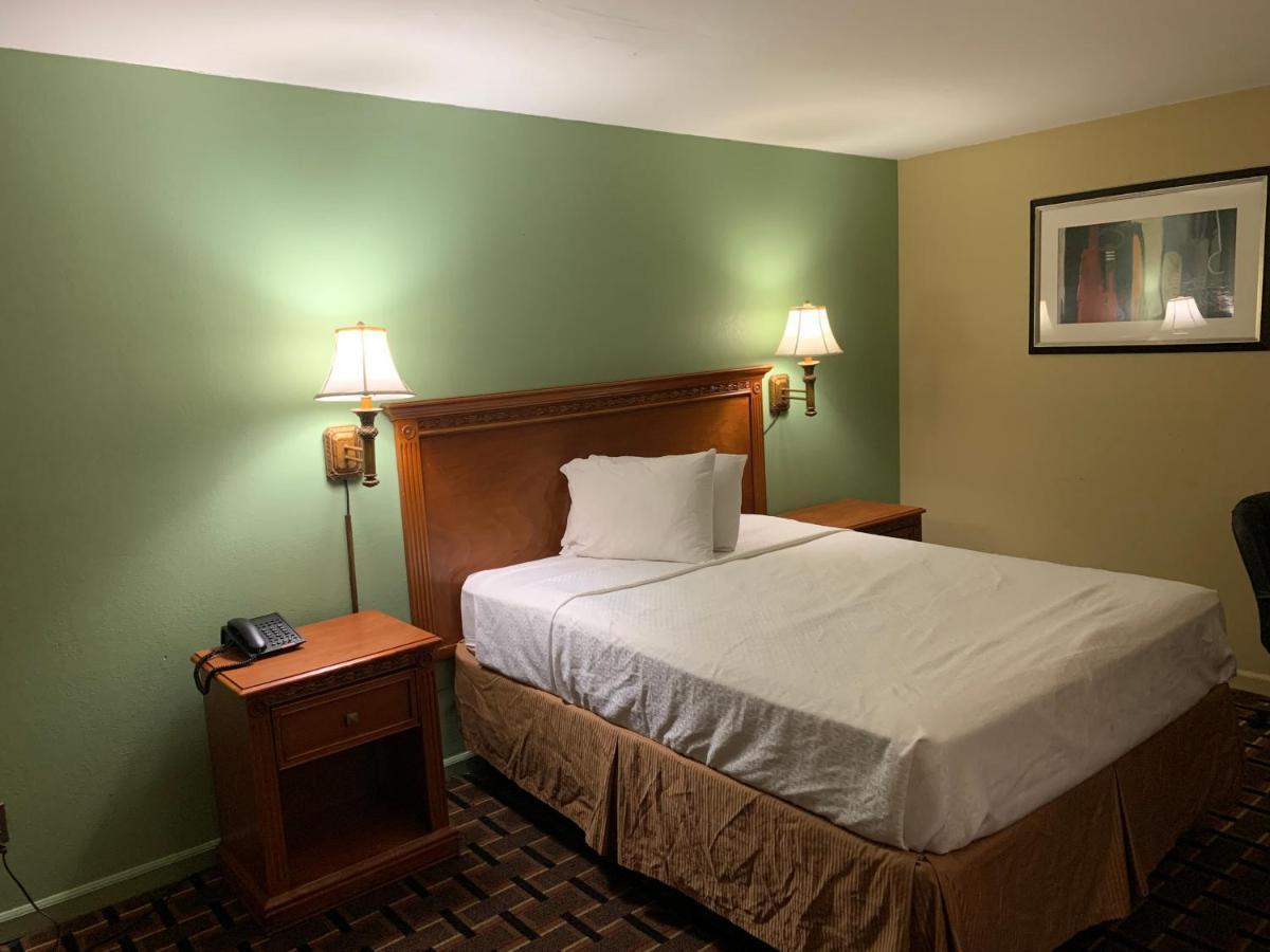 Heritage Inn Cleveland Ngoại thất bức ảnh
